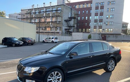 Skoda Superb III рестайлинг, 2012 год, 1 190 000 рублей, 35 фотография