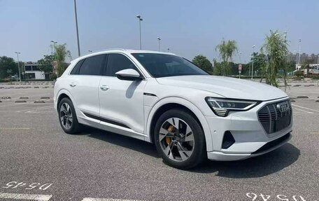 Audi e-tron I, 2020 год, 2 630 000 рублей, 2 фотография