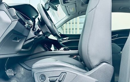 Audi e-tron Sportback I, 2022 год, 3 300 000 рублей, 5 фотография