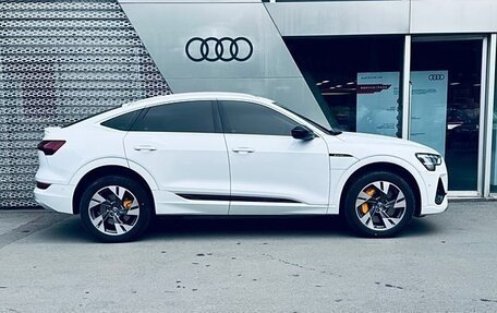Audi e-tron Sportback I, 2022 год, 3 300 000 рублей, 4 фотография