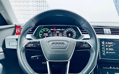 Audi e-tron Sportback I, 2022 год, 3 300 000 рублей, 9 фотография
