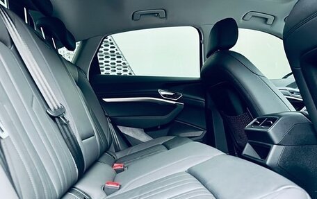 Audi e-tron Sportback I, 2022 год, 3 300 000 рублей, 14 фотография