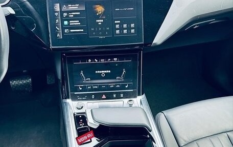 Audi e-tron Sportback I, 2022 год, 3 300 000 рублей, 11 фотография