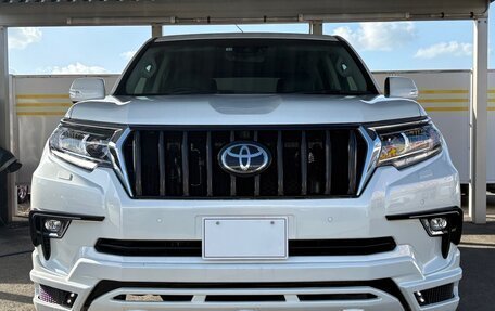 Toyota Land Cruiser Prado 150 рестайлинг 2, 2022 год, 3 656 000 рублей, 8 фотография