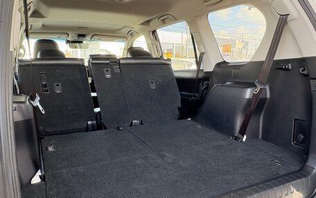 Toyota Land Cruiser Prado 150 рестайлинг 2, 2022 год, 3 656 000 рублей, 37 фотография