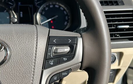 Toyota Land Cruiser Prado 150 рестайлинг 2, 2020 год, 3 280 000 рублей, 22 фотография