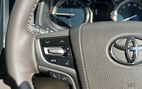 Toyota Land Cruiser Prado 150 рестайлинг 2, 2020 год, 3 280 000 рублей, 21 фотография