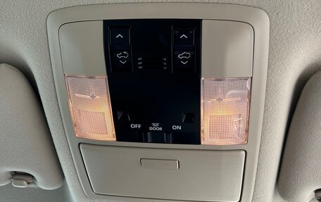 Toyota Land Cruiser Prado 150 рестайлинг 2, 2020 год, 3 280 000 рублей, 29 фотография