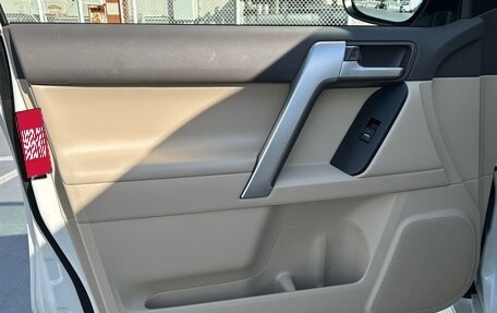 Toyota Land Cruiser Prado 150 рестайлинг 2, 2020 год, 3 280 000 рублей, 33 фотография