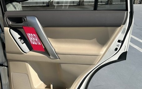 Toyota Land Cruiser Prado 150 рестайлинг 2, 2020 год, 3 280 000 рублей, 36 фотография