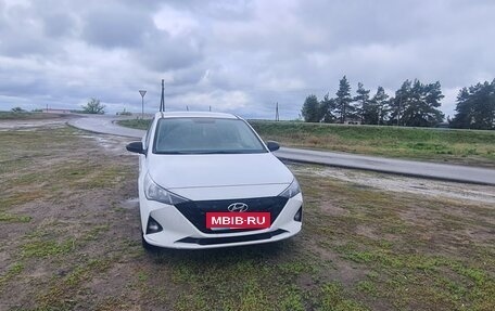Hyundai Solaris II рестайлинг, 2022 год, 1 730 000 рублей, 3 фотография