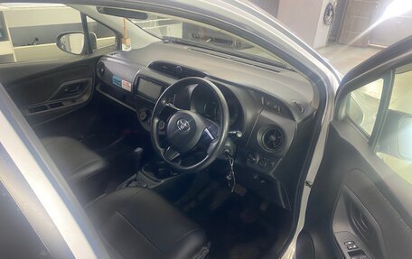 Toyota Vitz, 2019 год, 1 300 000 рублей, 13 фотография