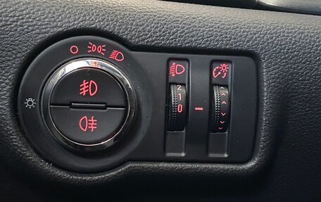Opel Astra J, 2011 год, 829 000 рублей, 24 фотография