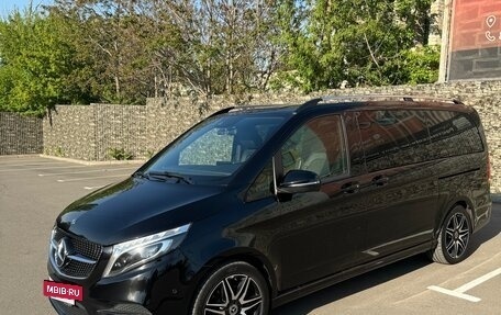 Mercedes-Benz V-Класс, 2020 год, 7 990 000 рублей, 4 фотография