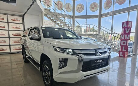 Mitsubishi L200 IV рестайлинг, 2022 год, 3 770 000 рублей, 4 фотография