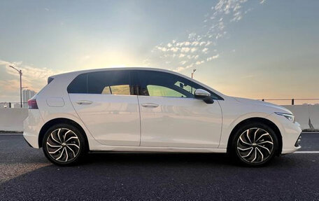 Volkswagen Golf VIII, 2021 год, 1 695 000 рублей, 9 фотография