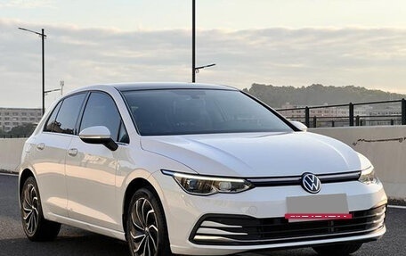Volkswagen Golf VIII, 2021 год, 1 695 000 рублей, 3 фотография