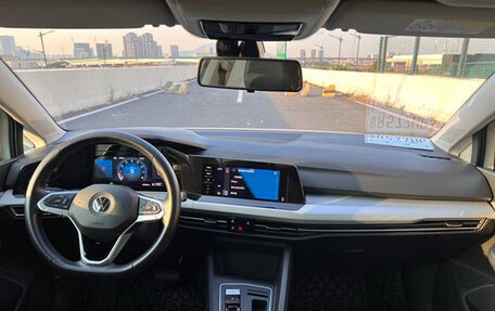 Volkswagen Golf VIII, 2021 год, 1 695 000 рублей, 10 фотография