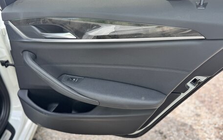 BMW 5 серия, 2017 год, 3 300 000 рублей, 14 фотография