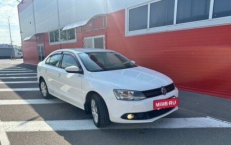 Volkswagen Jetta VI, 2013 год, 989 000 рублей, 3 фотография