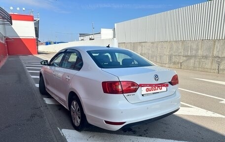 Volkswagen Jetta VI, 2013 год, 989 000 рублей, 21 фотография