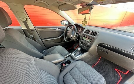 Volkswagen Jetta VI, 2013 год, 989 000 рублей, 30 фотография