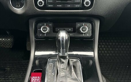 Volkswagen Touareg III, 2011 год, 2 050 000 рублей, 11 фотография