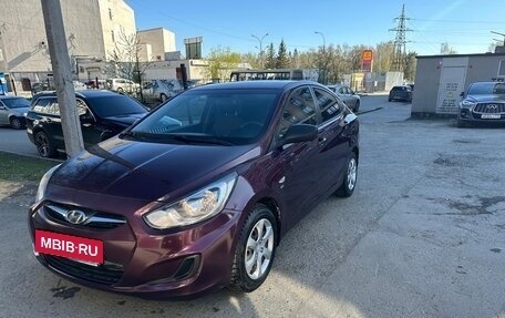 Hyundai Solaris II рестайлинг, 2013 год, 1 100 000 рублей, 16 фотография