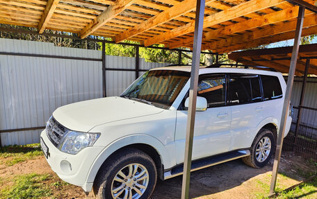 Mitsubishi Pajero IV, 2014 год, 2 550 000 рублей, 2 фотография