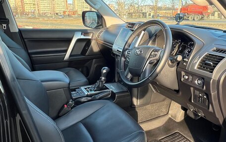Toyota Land Cruiser Prado 150 рестайлинг 2, 2021 год, 5 500 000 рублей, 17 фотография