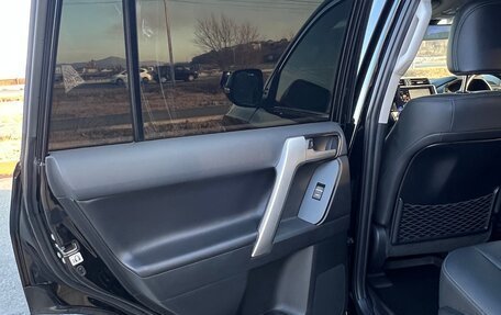 Toyota Land Cruiser Prado 150 рестайлинг 2, 2021 год, 5 500 000 рублей, 23 фотография