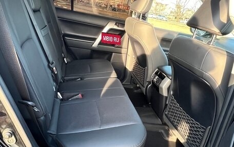 Toyota Land Cruiser Prado 150 рестайлинг 2, 2021 год, 5 500 000 рублей, 20 фотография