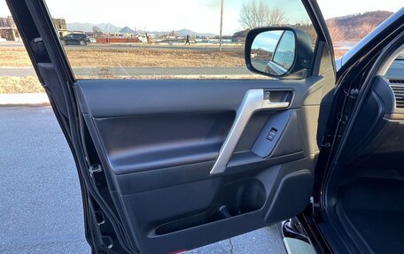 Toyota Land Cruiser Prado 150 рестайлинг 2, 2021 год, 5 500 000 рублей, 25 фотография