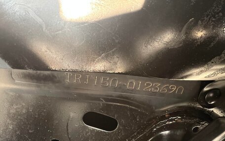Toyota Land Cruiser Prado 150 рестайлинг 2, 2021 год, 5 500 000 рублей, 37 фотография
