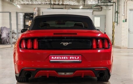Ford Mustang VI рестайлинг, 2017 год, 3 200 000 рублей, 6 фотография