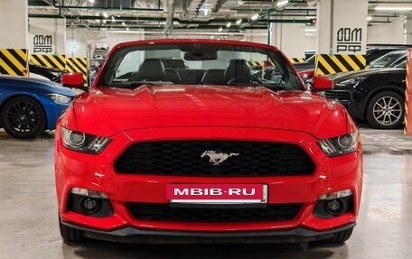 Ford Mustang VI рестайлинг, 2017 год, 3 200 000 рублей, 9 фотография