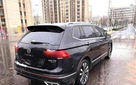 Volkswagen Tiguan II, 2022 год, 3 100 000 рублей, 3 фотография