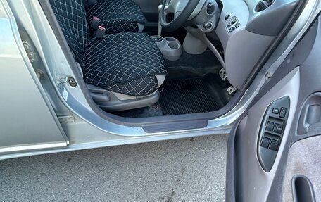 Toyota Platz, 2001 год, 245 000 рублей, 9 фотография