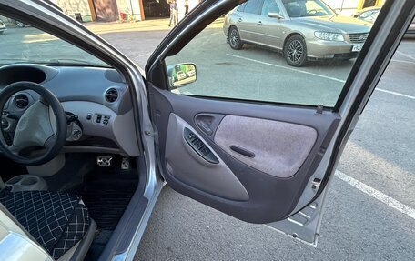 Toyota Platz, 2001 год, 245 000 рублей, 11 фотография