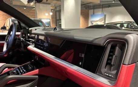 Porsche Cayenne III, 2023 год, 18 750 000 рублей, 3 фотография