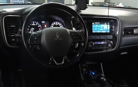 Mitsubishi Outlander III рестайлинг 3, 2016 год, 1 938 000 рублей, 5 фотография