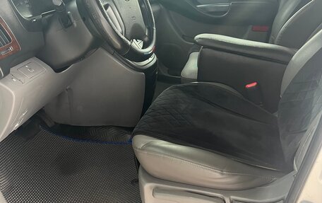Hyundai Grand Starex Grand Starex I рестайлинг 2, 2010 год, 1 650 000 рублей, 13 фотография