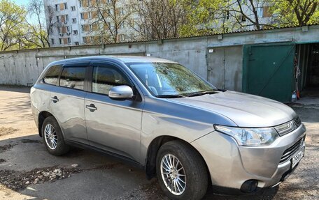 Mitsubishi Outlander III рестайлинг 3, 2012 год, 1 650 000 рублей, 3 фотография