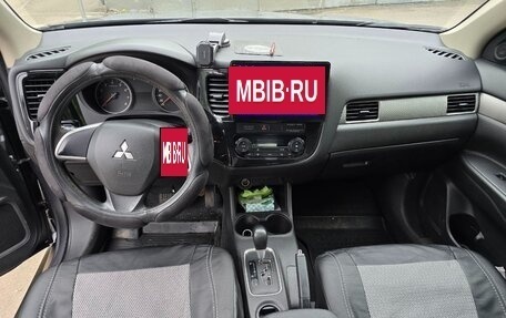 Mitsubishi Outlander III рестайлинг 3, 2012 год, 1 650 000 рублей, 9 фотография