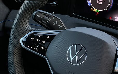 Volkswagen Tiguan, 2024 год, 4 850 000 рублей, 16 фотография