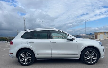 Volkswagen Touareg III, 2014 год, 2 900 000 рублей, 2 фотография