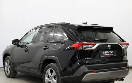 Toyota RAV4, 2019 год, 3 180 000 рублей, 6 фотография