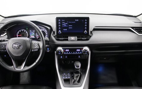 Toyota RAV4, 2019 год, 3 180 000 рублей, 9 фотография