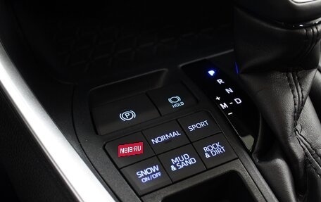 Toyota RAV4, 2019 год, 3 180 000 рублей, 13 фотография