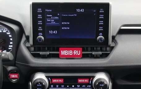 Toyota RAV4, 2019 год, 3 180 000 рублей, 12 фотография